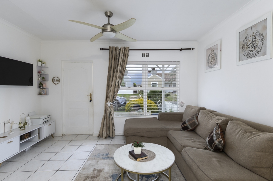 1 Bedroom Property for Sale in Dobson Western Cape